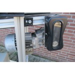 38 cm breed lengte 100 cm, snelheid regelbaar. Gebruikt.